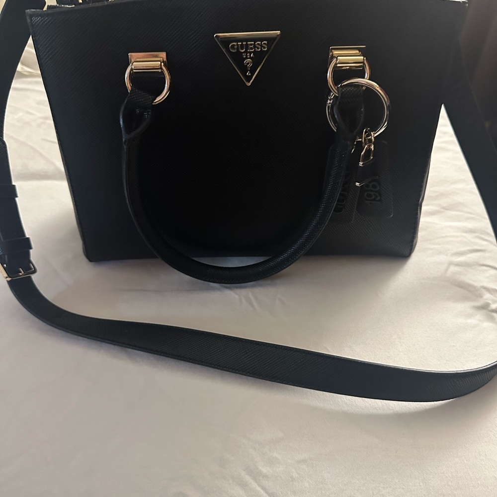 GUESS Noelle Girlfriend Satchel